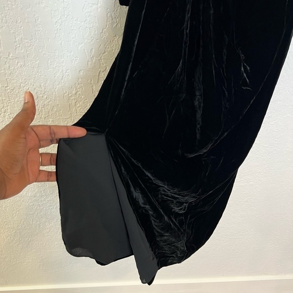 NEW FAME AND PARTNERS Velvet Long Sleeve Mock Midi Dress - Picture 4 of 11